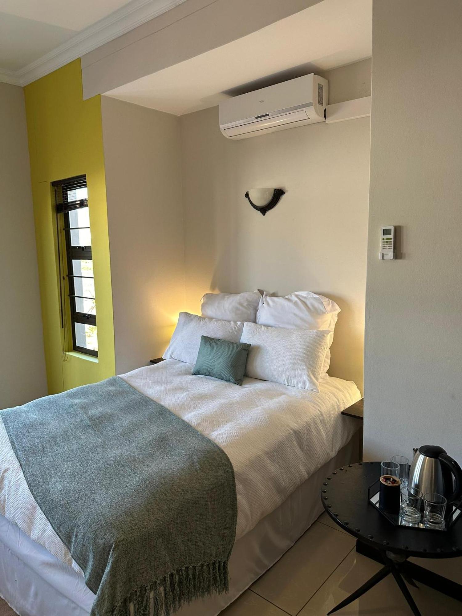 Cora'S Boutique Bed & Breakfast Swakopmund Oda fotoğraf
