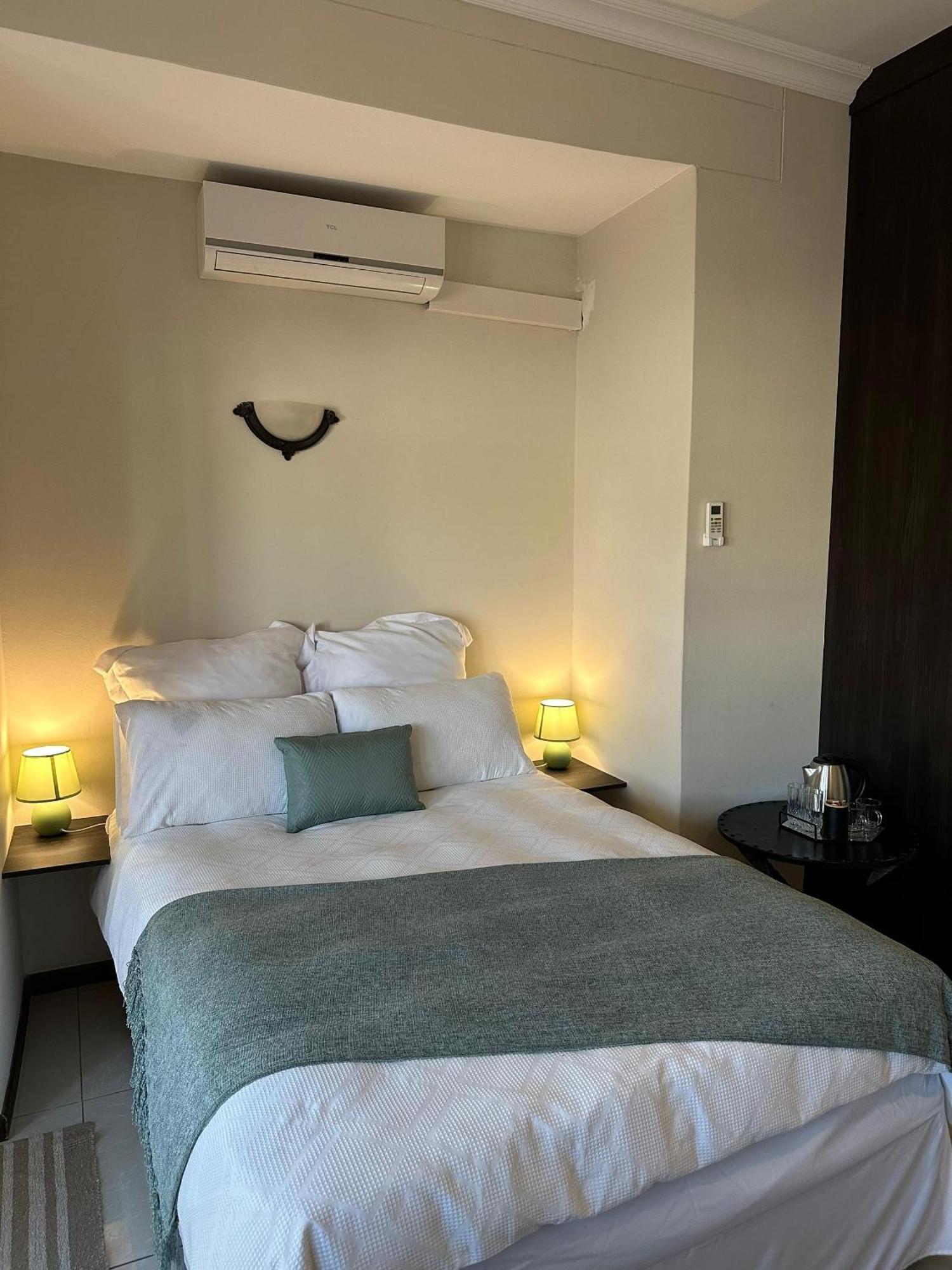 Cora'S Boutique Bed & Breakfast Swakopmund Oda fotoğraf